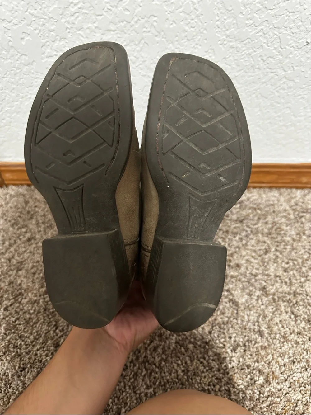 Kids ariat boots size 12 toddler